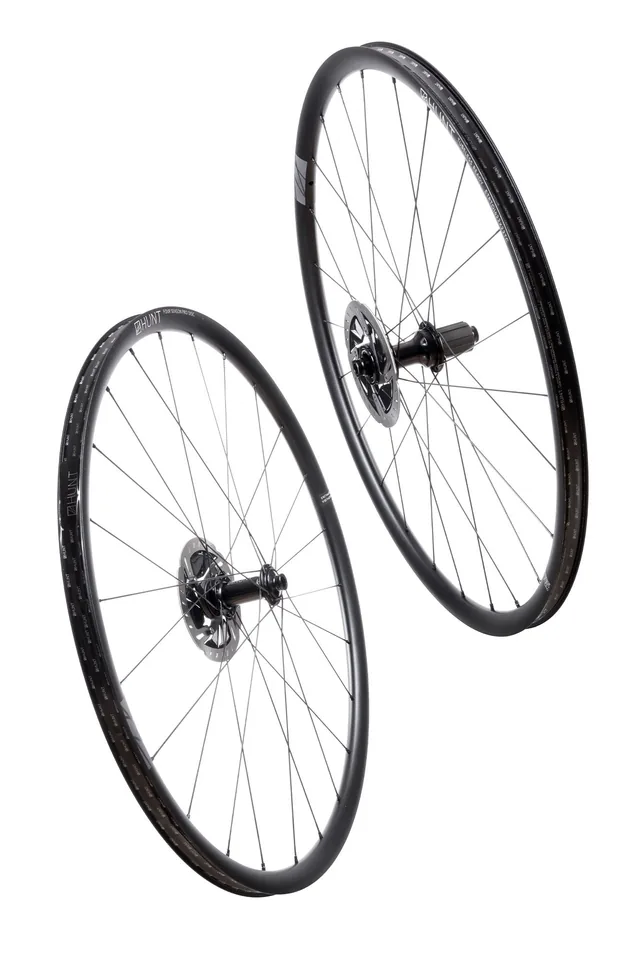 HUNT 4 Season Pro Disc Wheelset – 25  deep |     22  wide int |     26  wide ext