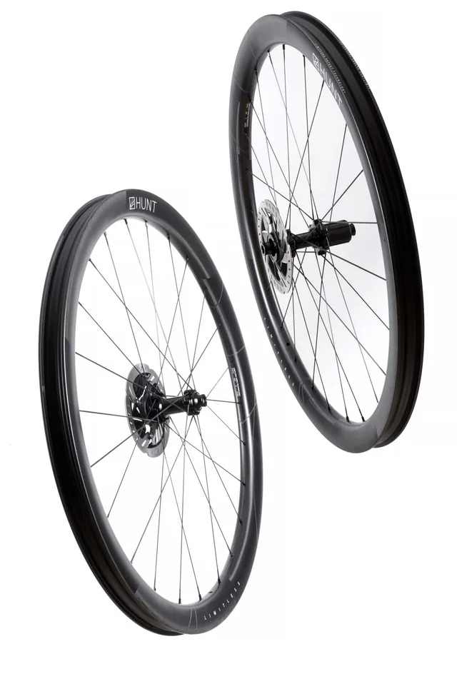 HUNT 40 Limitless Gravel Aero Wheelset – F40    /    R41    deep | F27    /    R26    wide int | F36    /    R35    wide 