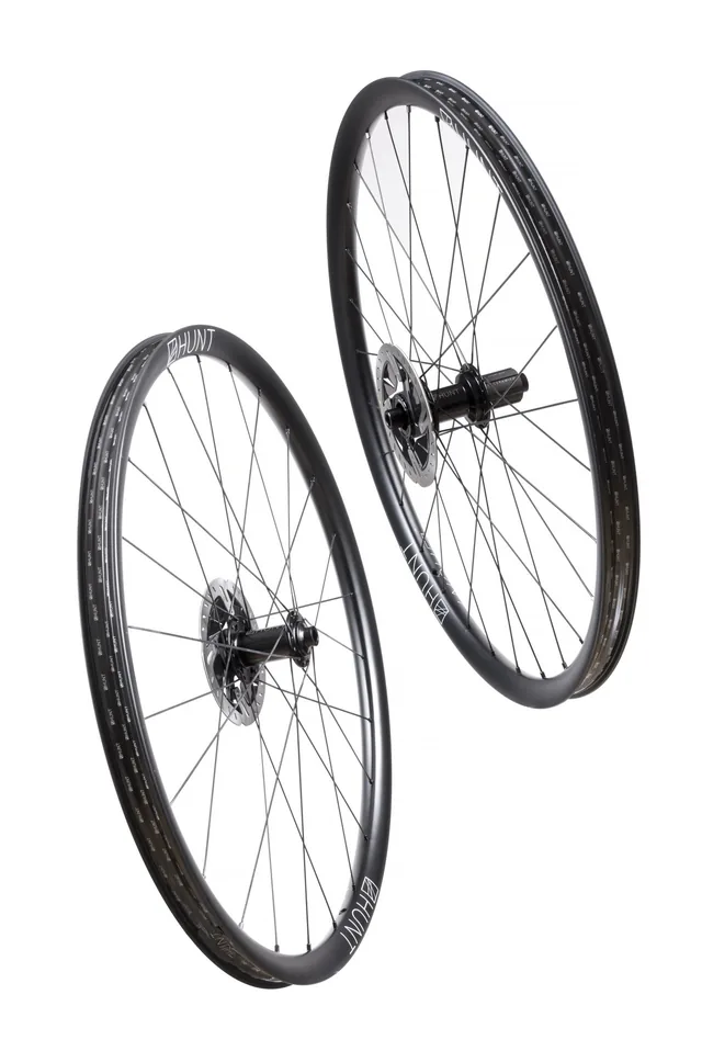 HUNT 650B Adventure Carbon Disc Wheelset – 26  deep |     26  wide int |     33  wide ext