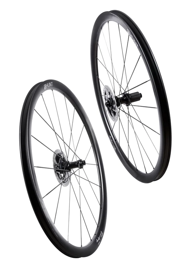HUNT 34_34 Aerodynamicist UD Carbon Spoke Disc Wheelset – 35  deep |     22  wide int |     28  wide ext