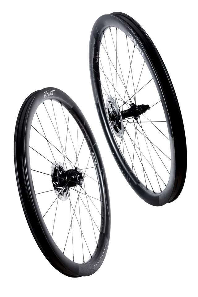 HUNT 40 Limitless Gravel Adventure Dynamo Wheelset – F40    /    R41    deep | F27    /    R26    wide int | F36    /    R35    wide 
