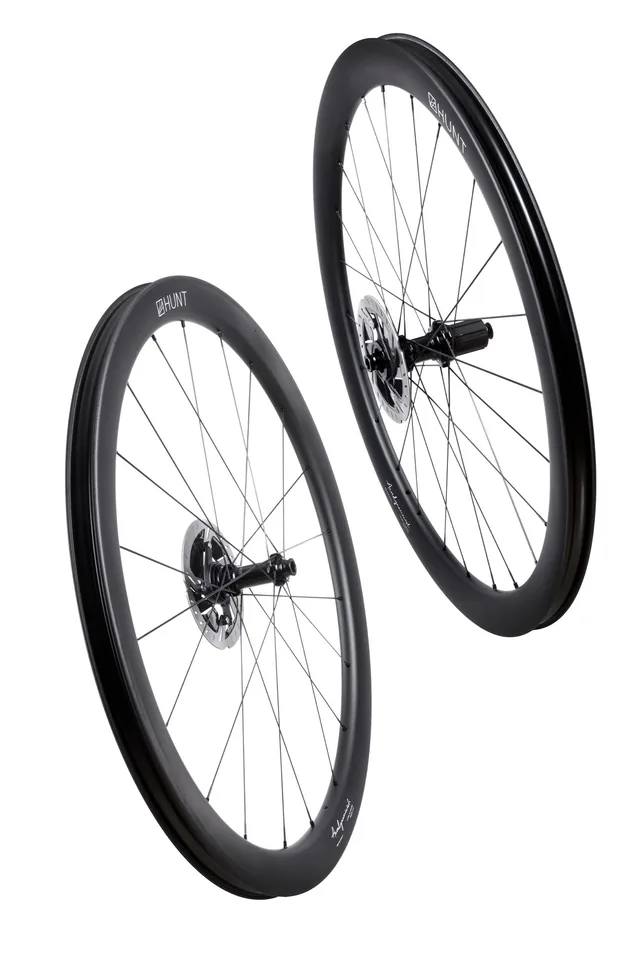 HUNT 44_46 Aerodynamicist Carbon Disc Wheelset – F44    /    R46    deep |     22  wide int | F31    /    R30    wide ext
