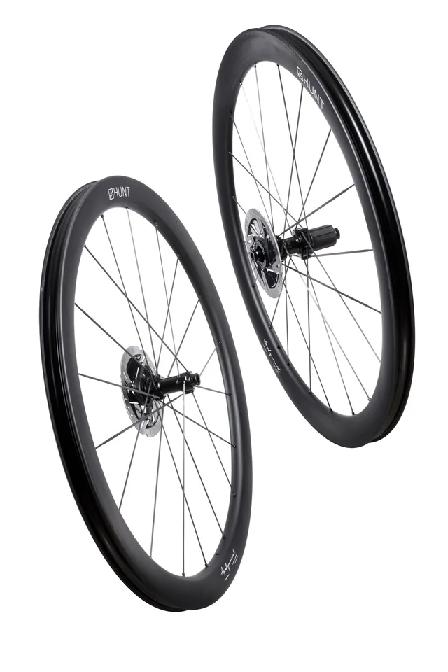 HUNT 44_46 Aerodynamicist UD Carbon Spoke Disc Wheelset – F44    /    R46    deep |     22  wide int | F31    /    R30    wide ext